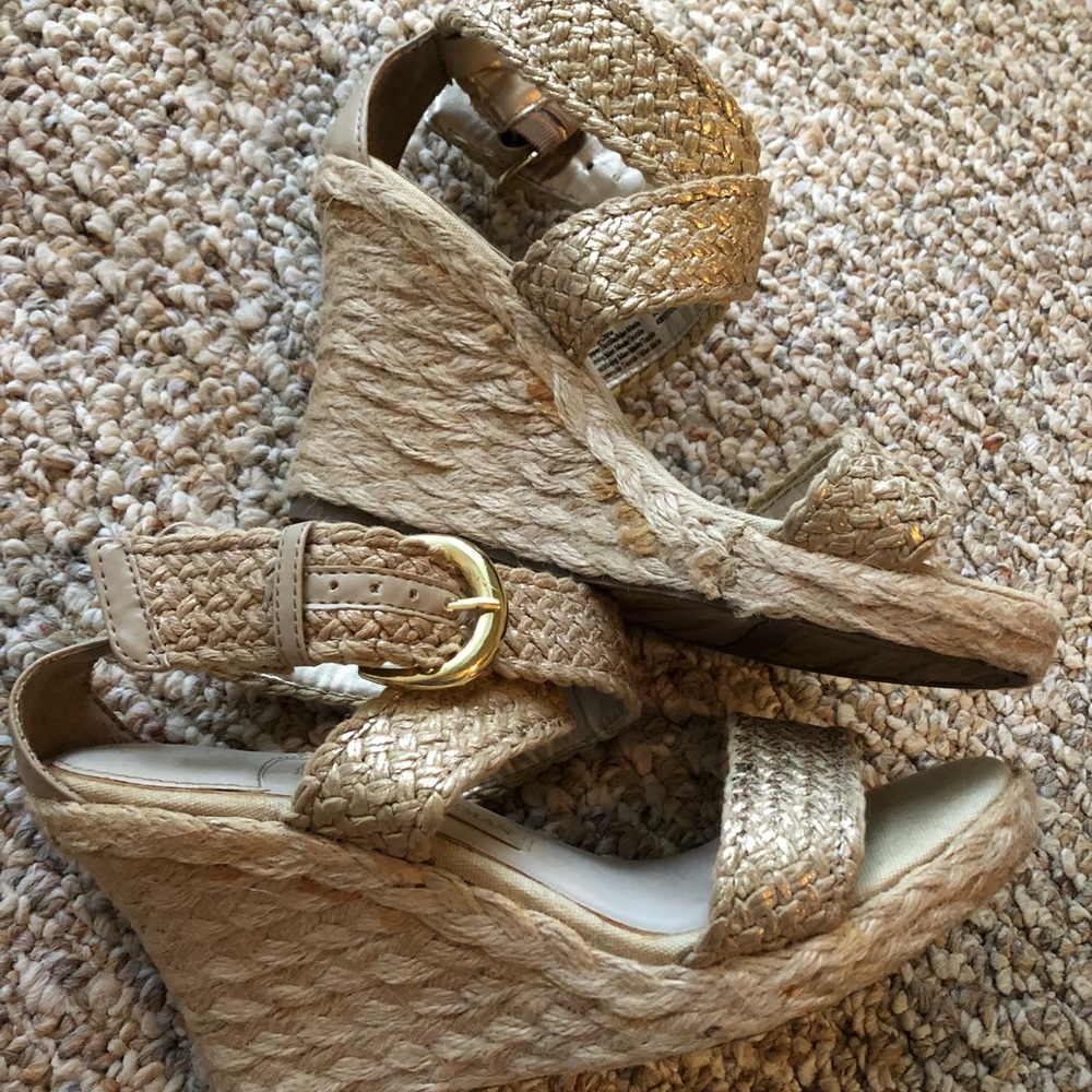 Gold wedges